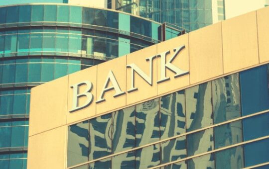 Multiple Bank Stocks Slide While Bitcoin Pumps After First Republic Failure